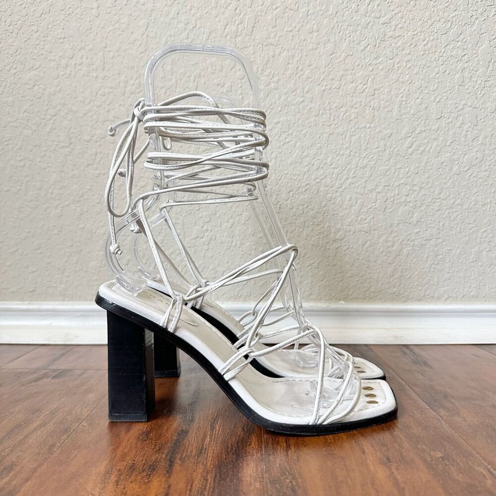 FRAME Le Doheny Ankle-Wrap Leather Sandals in White